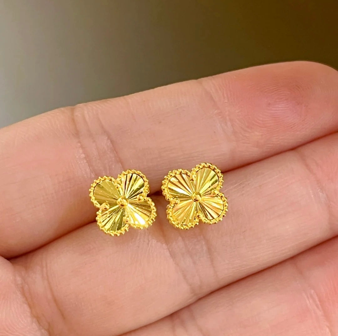 18K Gold Four - Leaf Clover Earrings: Symbol of Luck & Elegance