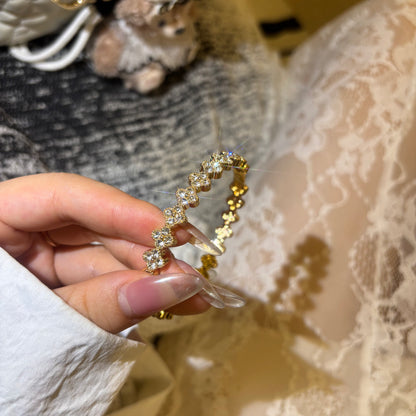 Clover Diamond - Encrusted Bracelet
